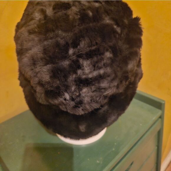 BLACK FAUX FUR MINK CLOCHE - Picture 3 of 6